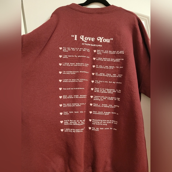 "I love you" in Taylor Swift Lyrics Sweater - Picture 5 of 6